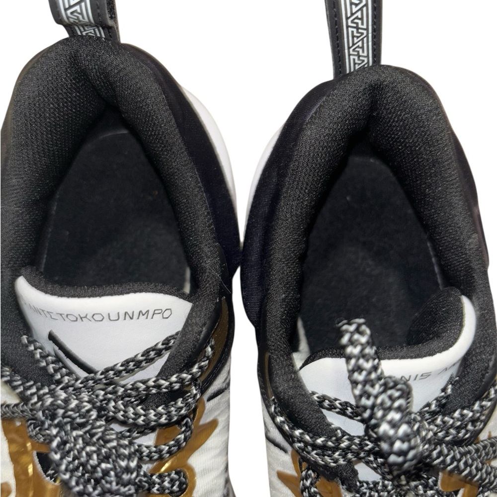 Nike Black and Gold Sneakers size 9.5 - Picture 8 of 8